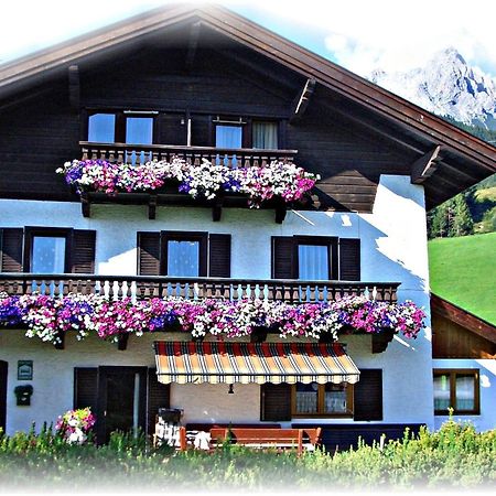 Haus Hartl Hotel Saalfelden Buitenkant foto