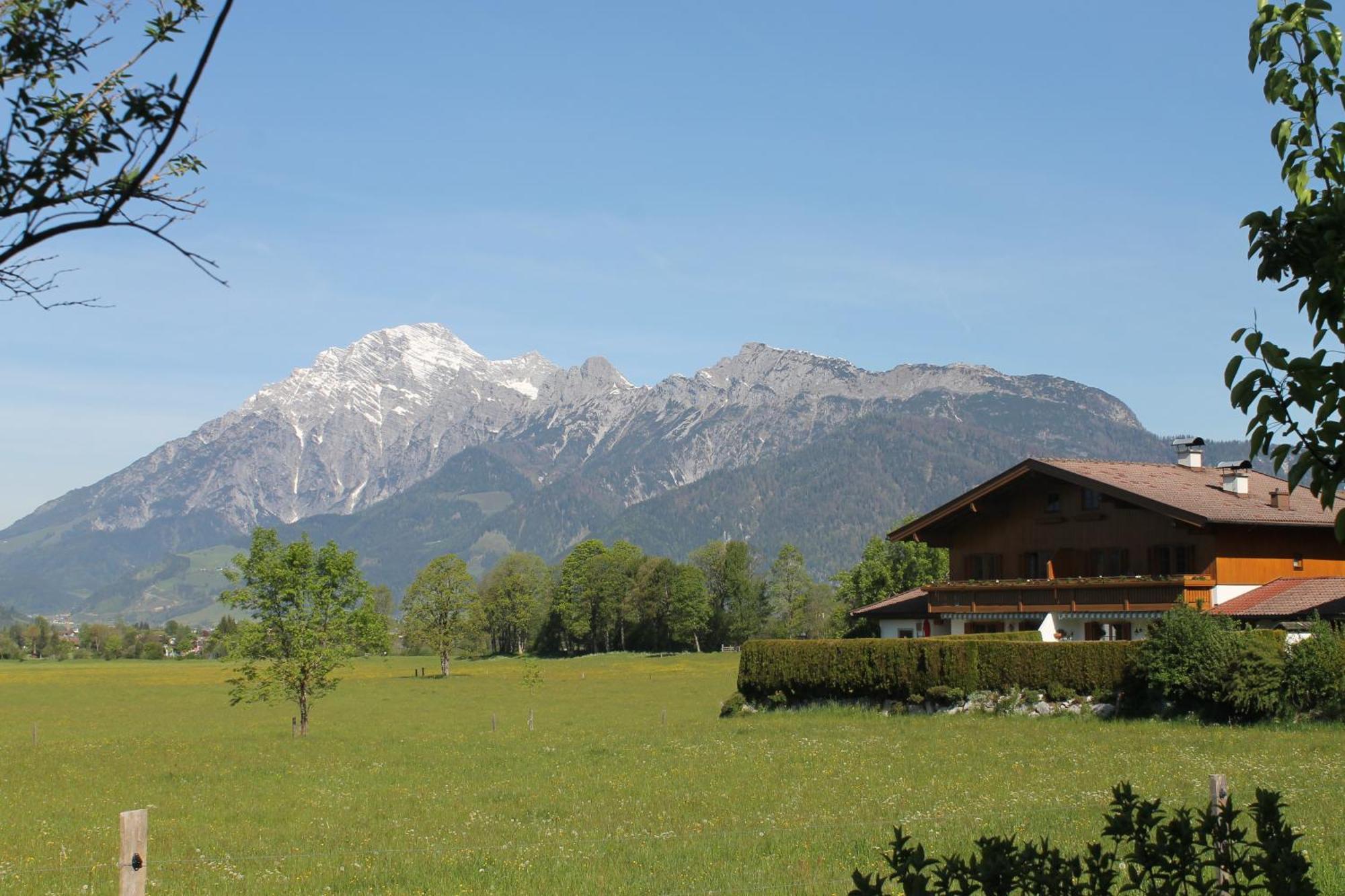 Haus Hartl Hotel Saalfelden Buitenkant foto